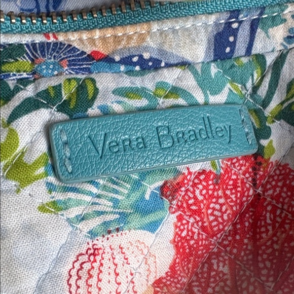 Vera Bradley Retired 2019 SHORE THING Iconic Weekender Organizer Travel Bag~EUC - Picture 2 of 11